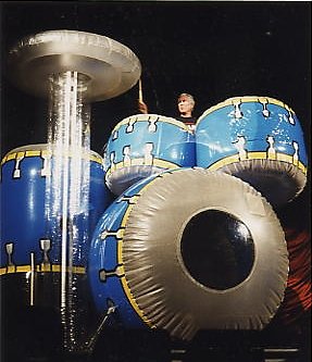1992 Giant drumkit 1